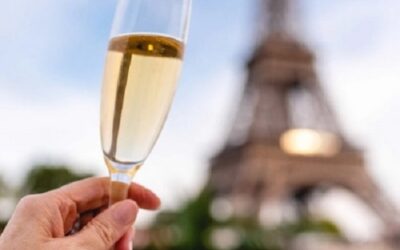 Festif et marin : un cocktail-croisière parisien