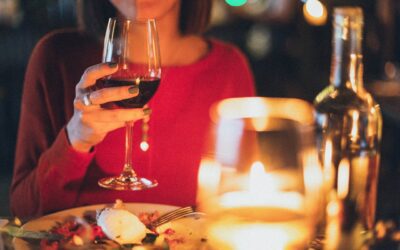 Dîner romantique : offrez une croisière sur un bateau-mouche face à la Tour Eiffel