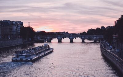 Restaurant insolite à Paris : découvrez la péniche le Diamant Bleu